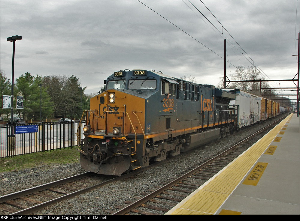 CSX 3308 leads Q404